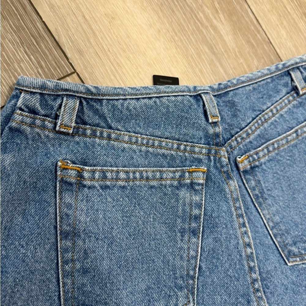 Vintage Y2K mid rise denim jean shorts - Picture 5 of 10